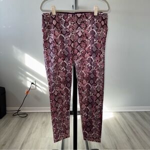 Victoria’s Secret Women’s Size XL Pink Purple Animal Knockout Tight Leggings